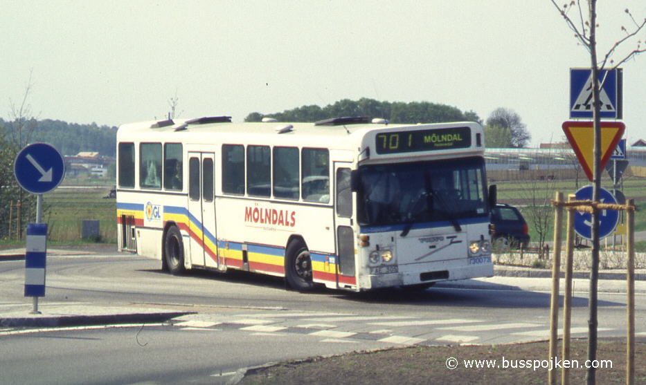 Linjebuss 1012 in GL livery.